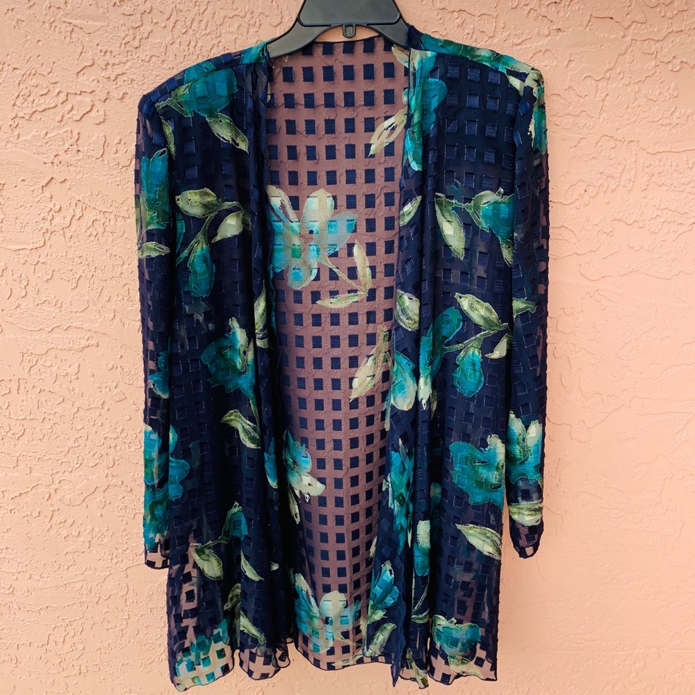 Kimono with flower design
